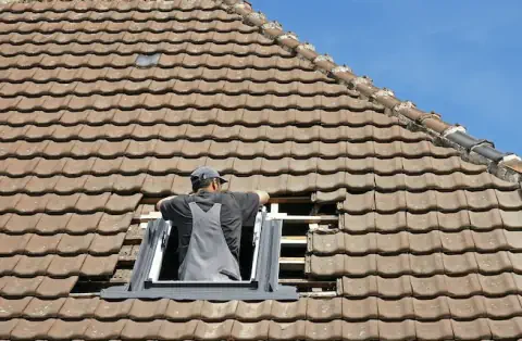 Pose de velux à Grand Auverné